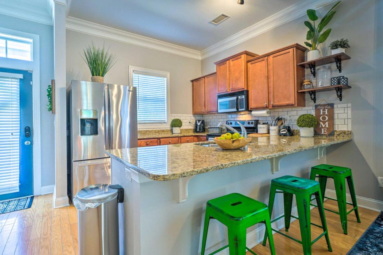 Vibrant Pet-Friendly Townhome With Smart Tvs! Castle Hayne Exterior foto