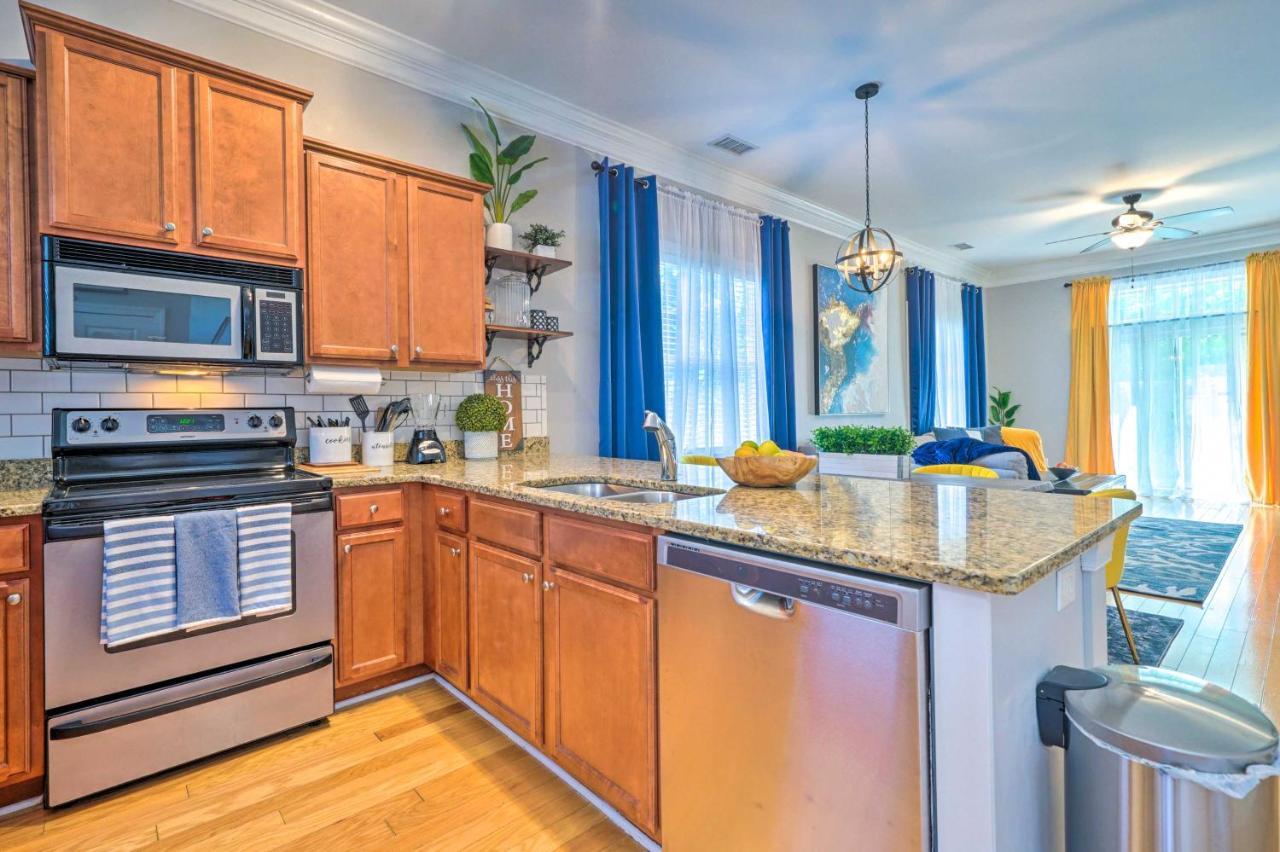 Vibrant Pet-Friendly Townhome With Smart Tvs! Castle Hayne Exterior foto