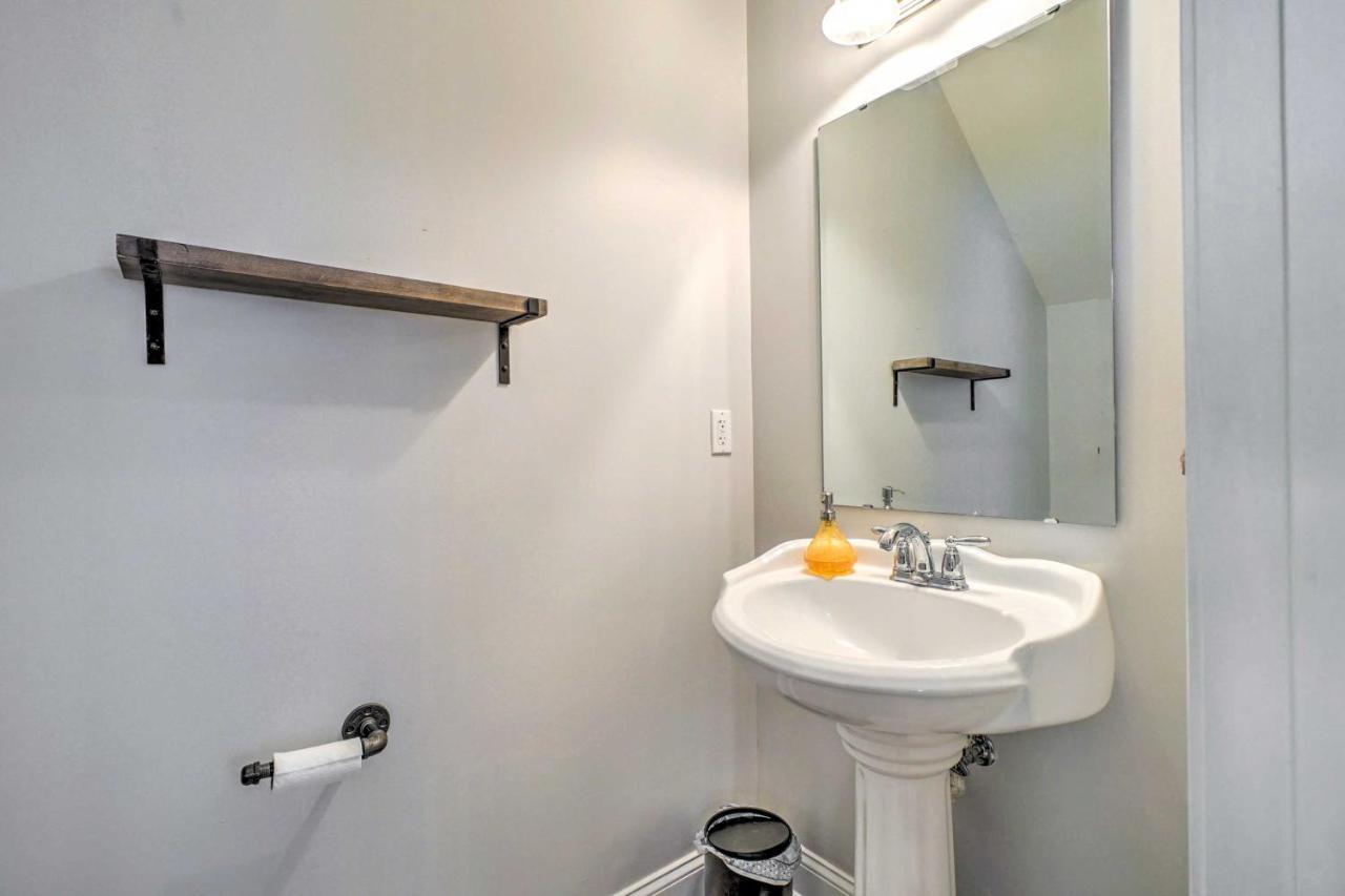 Vibrant Pet-Friendly Townhome With Smart Tvs! Castle Hayne Exterior foto